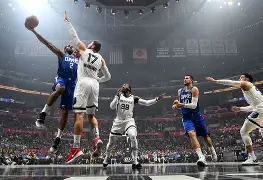 爱游戏官网-包含清晨洛杉矶快船调整名单以备NBA季后赛；队长鼓劲环节打磨；目标明确；轮换策略成焦点的词条